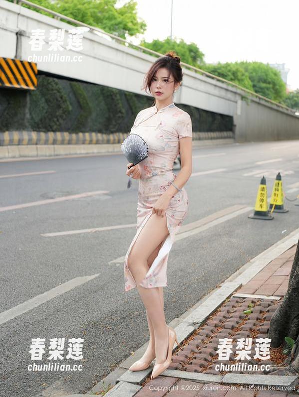 秀人网 - 王俪丁的《学姐》，我就是冲这作品来的，结果却被深深吸引住了！