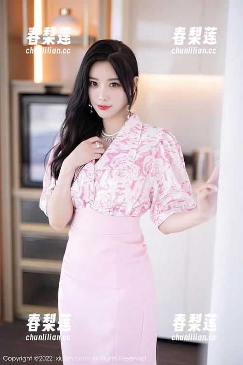 秀人网 - 田小燕Vicky的全套写真，丝袜的轻柔，悄悄捕捉心跳的节奏。