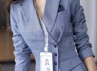 秀人网 – 在私语baby的红裙里，套图拥抱的每一个细节