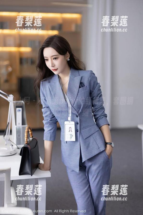 秀人网 - 在私语baby的红裙里，套图拥抱的每一个细节