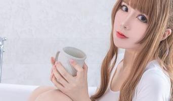 羊大真人高清照片，清姬泳装在阳光下闪闪发光！