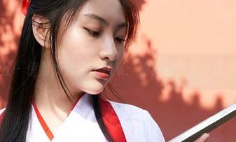 蜜桃社 – 伊素妍黑色作品集：她真的是太会玩色了！
