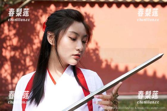 蜜桃社 - 伊素妍黑色作品集：她真的是太会玩色了！