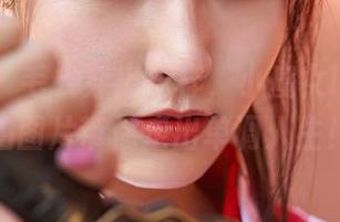 蜜桃社 – 毛衣穿出花样，小魔女lily的私拍图片带你走出单调人生！