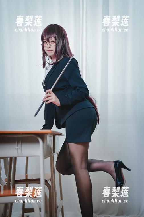 不可思议！蜜汁猫裘的“白裙”写真，更新出乎意料，欲罢不能…