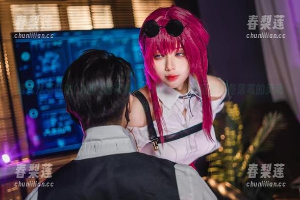 阿九从不咕咕(九言)的写真集：揭秘天城玉座里那些落鸾的灵动分享