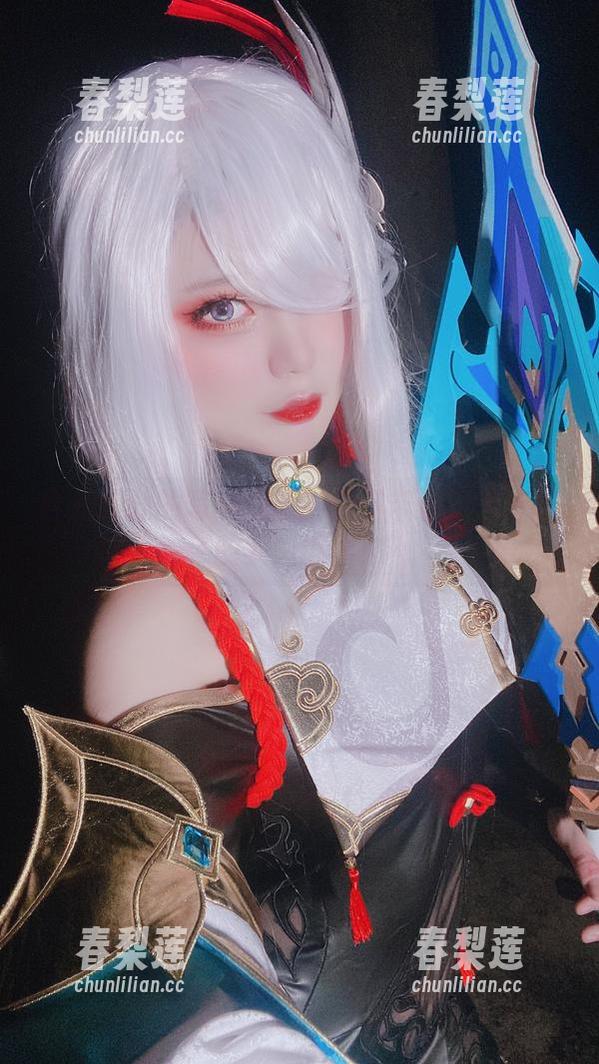 吉他妹妹的写真探险：雪猫带你走入音乐的梦幻世界！