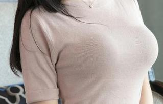 青豆客 – 谁说纯白无趣？琪琪qlql的写真集让下载变得如此刺激！
