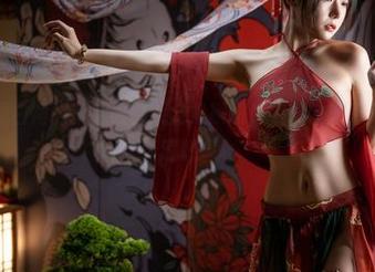 香草喵露露白裙的背后故事：全集原图，细节隐藏着无限幻想与遐想…