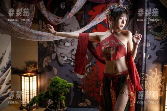 香草喵露露白裙的背后故事：全集原图，细节隐藏着无限幻想与遐想…