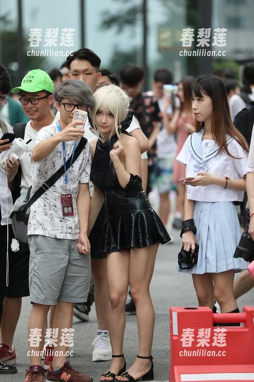 魔镜街拍 - 图包来袭：婷婷的办公室黑丝日常，真是眼球大餐！