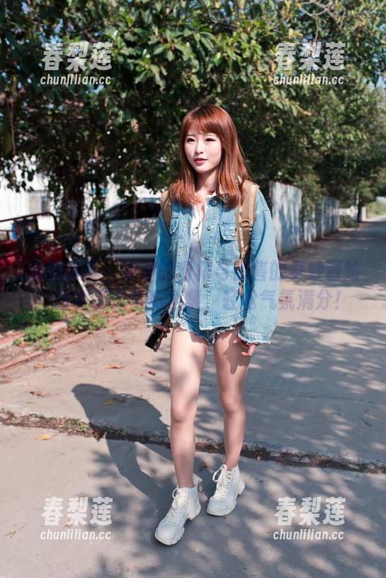 魔镜街拍 - 婷婷的粉裙与销售的奇妙冒险：日常工作写真全集，轻松气氛满分！