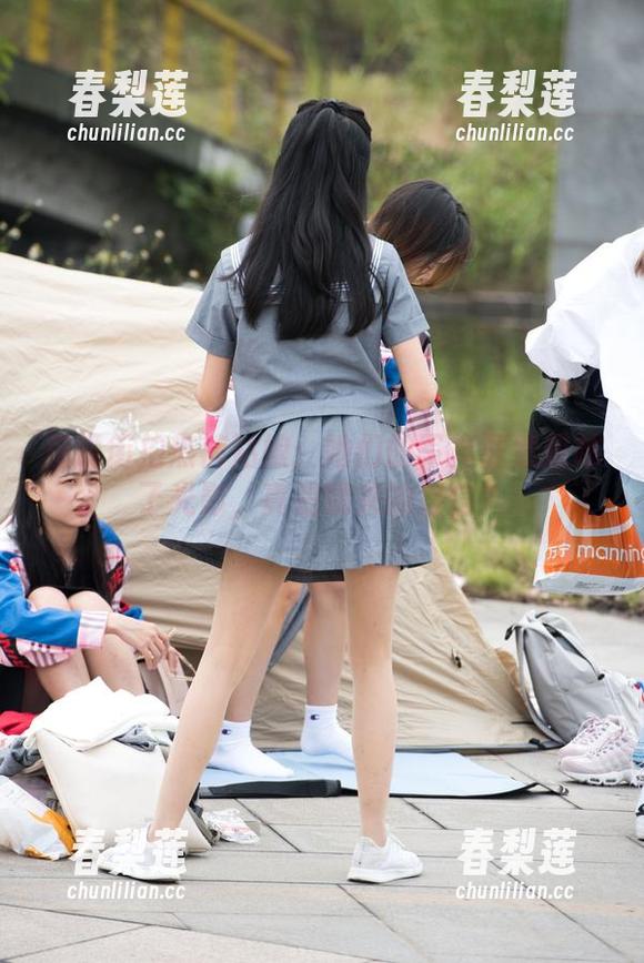 魔镜街拍热裤姑娘：她们的写真居然超越了光影，真是哪来的自信？